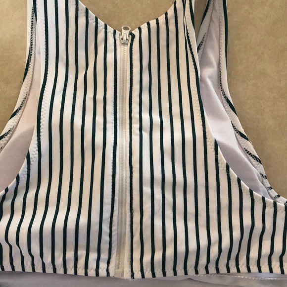 Swimsuit - Picture 7 of 8